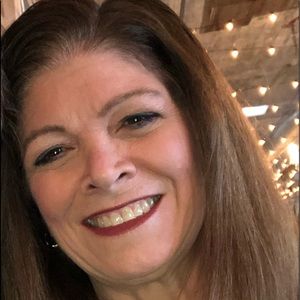 Meet your Posher, Debby